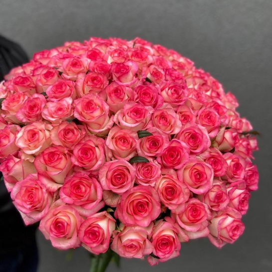 Bouquet of Jumilia roses
