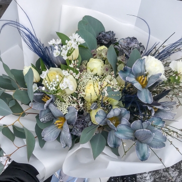 Букет с тюльпанами Royal blue