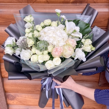 Букет з гортензією 