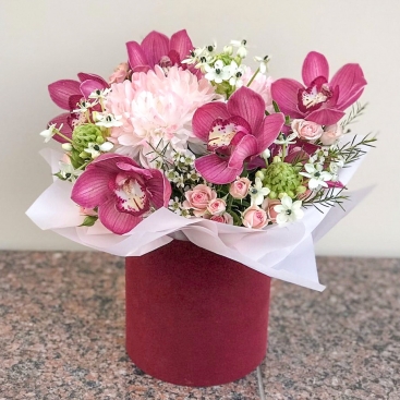 Композиція з орхідеєю Цимбидиум