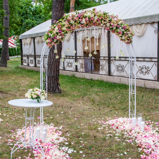 Свадебная арка Розовая фантазия