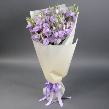Bouquet of violet eustoma