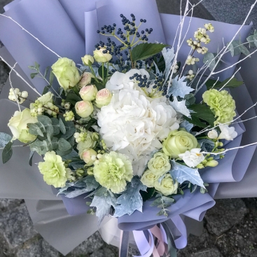 Bouquet with Prado carnation