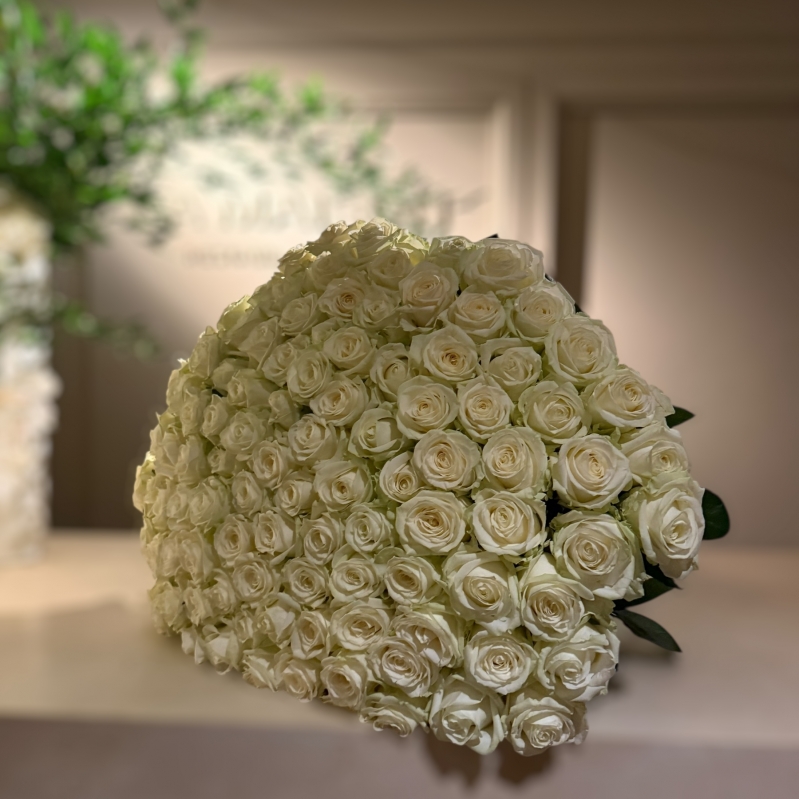 PROMOTION ON A BOUQUET OF 101 AVALANCHE ROSES March 10–17*